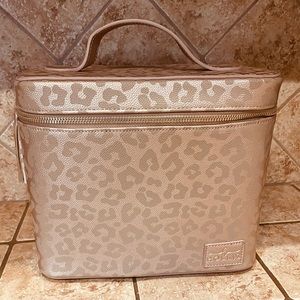 HOLLIS LEOPARD LUX MAKEUP BAG
